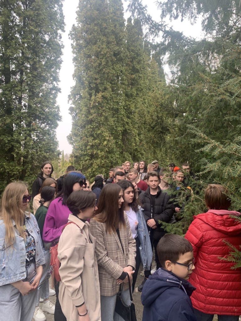 Студенти та викладачі СНУ ім. В. Даля відвідали Кам'янець-Подiльський державний ботанічний сад