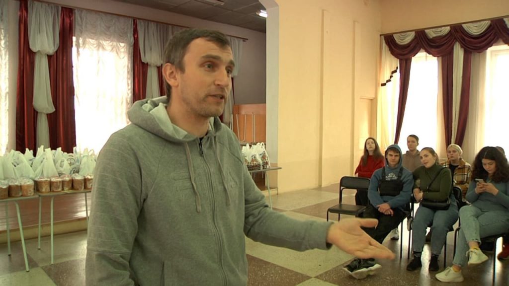 Волонтери Кам’янець-Подільського подарували далівцям пасочки і до пасочок