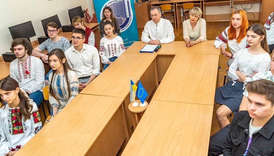 Президент України розповів про майбутнє СНУ ім. В. Даля на онлайн-зустрічі зі студентами