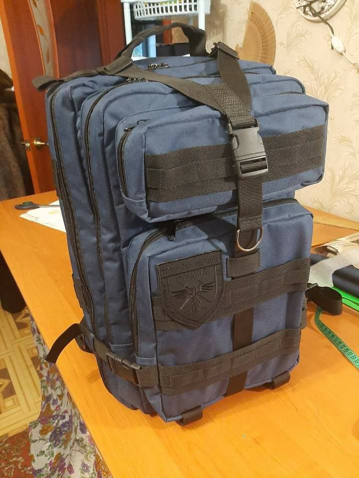 Students making backpacks for Ukraine's defenders