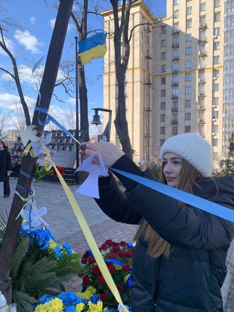 Students of the Volodymyr Dahl East Ukrainian National University honored the Heroes of the Heavenly Hundred