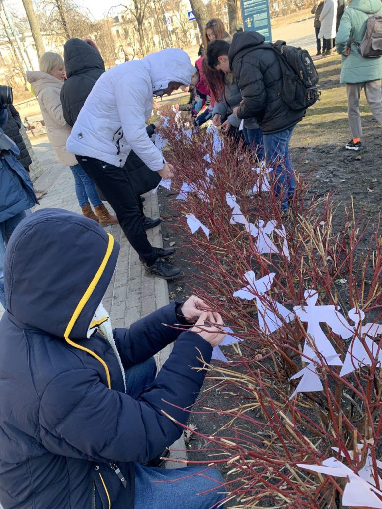 Students of the Volodymyr Dahl East Ukrainian National University honored the Heroes of the Heavenly Hundred
