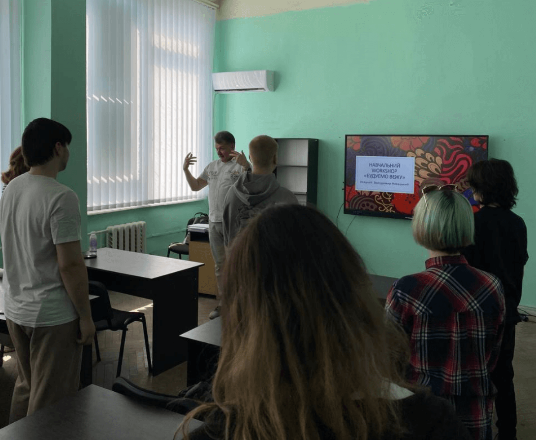 Інтерактивний воркшоп «Будуємо вежу»: розвиток командної роботи та стратегічного мислення