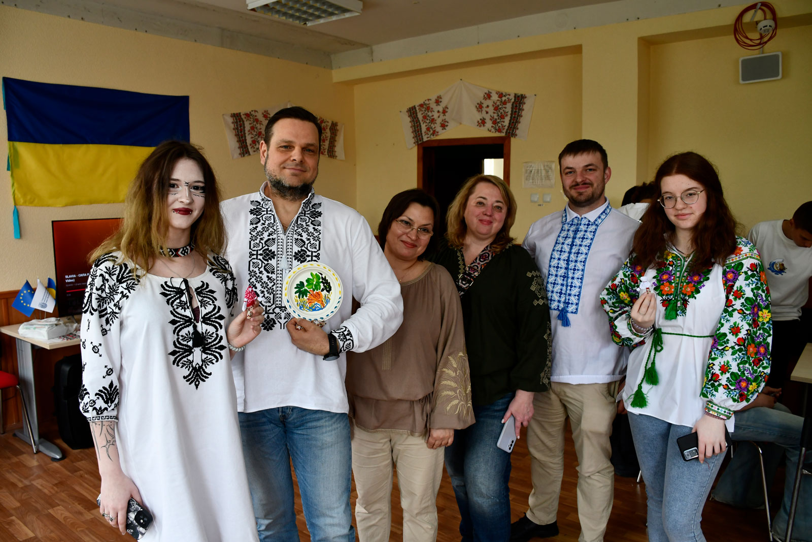 Вишиванка як символ єдності: університетська родина разом