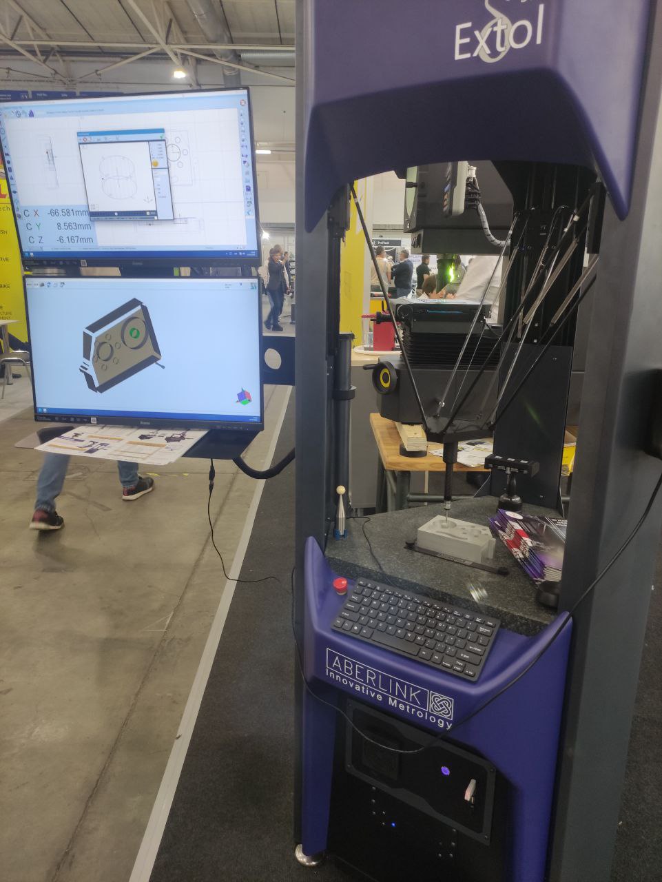 Асистентка кафедри КІСУ взяла участь у галузевій виставці ADDIT EXPO 3D – 2025