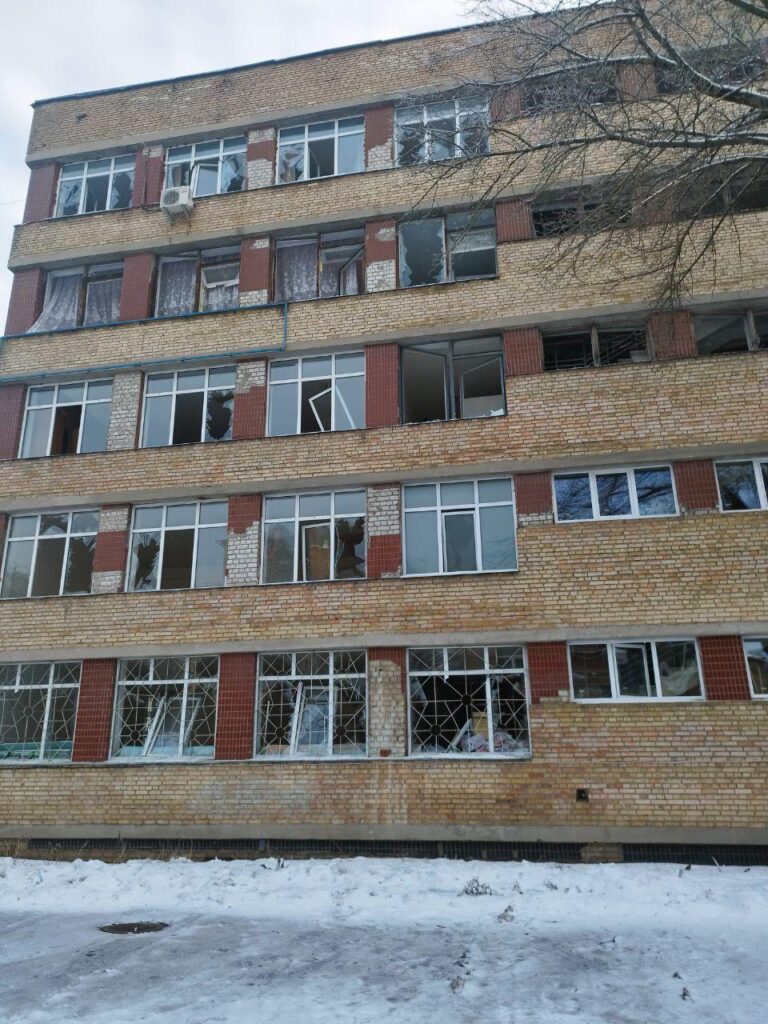 Ворожа дронова атака зашкодила будівлю двічі переміщеного університету СНУ ім. В. Даля