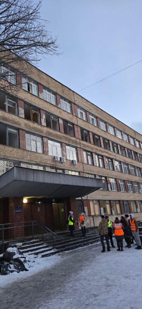 Ворожа дронова атака зашкодила будівлю двічі переміщеного університету СНУ ім. В. Даля