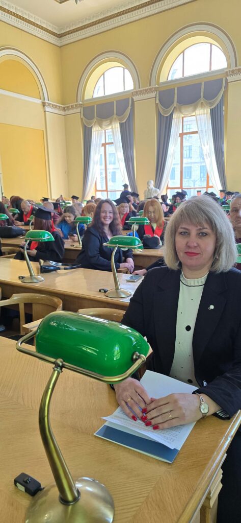 Свято знань у серці Києва: випускники факультету здоров'я людини СНУ ім. В. Даля отримали дипломи магістрів у стінах національної скарбниці знань!